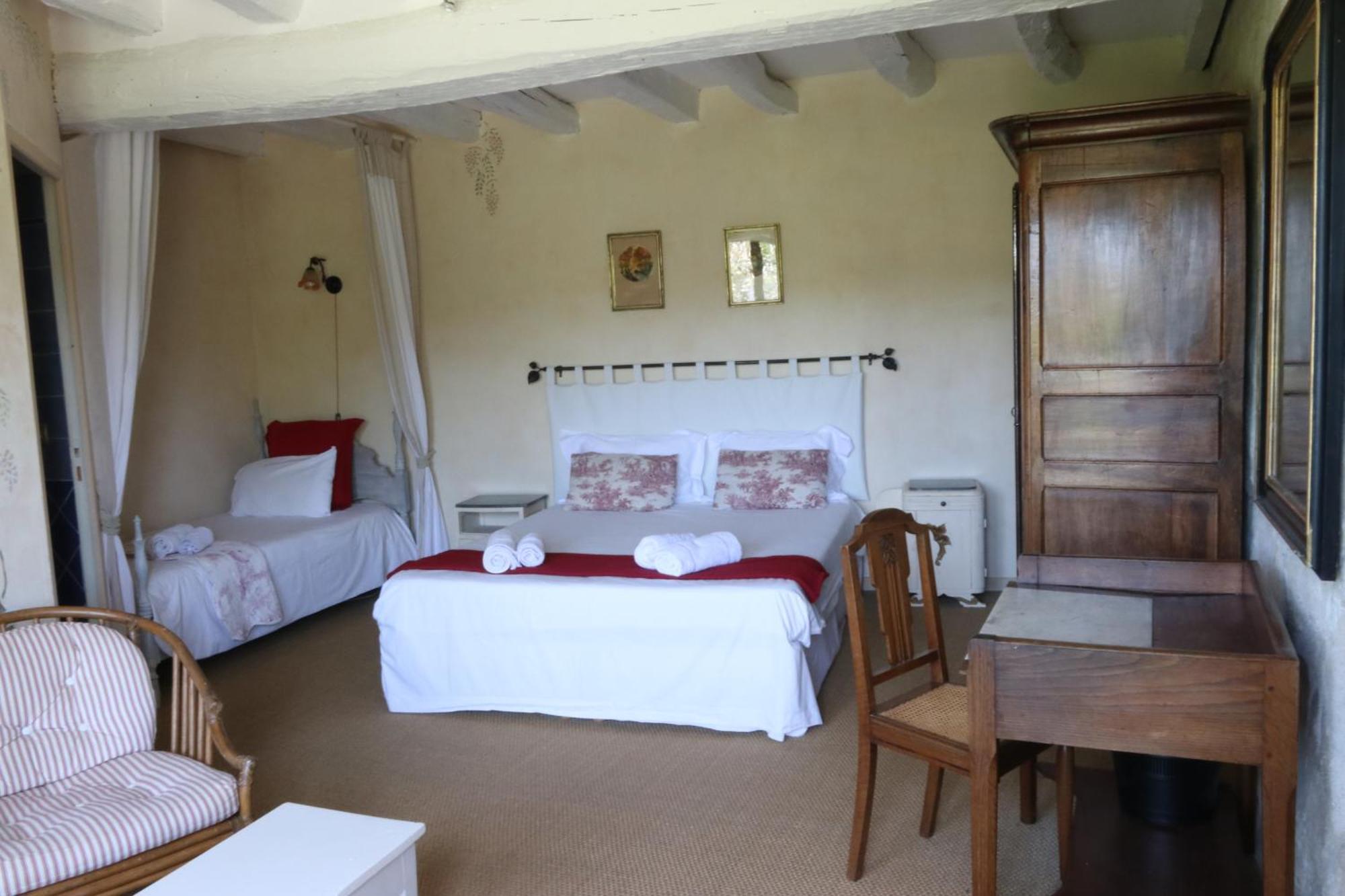 Chambres D'Hotes Du Noisillet Cinais Ngoại thất bức ảnh