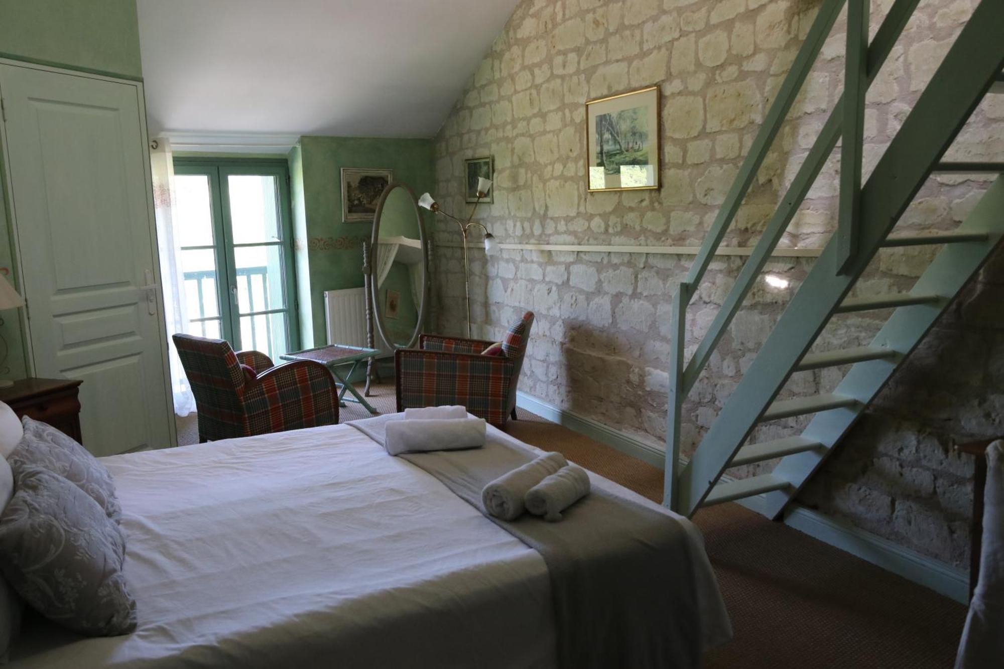 Chambres D'Hotes Du Noisillet Cinais Ngoại thất bức ảnh