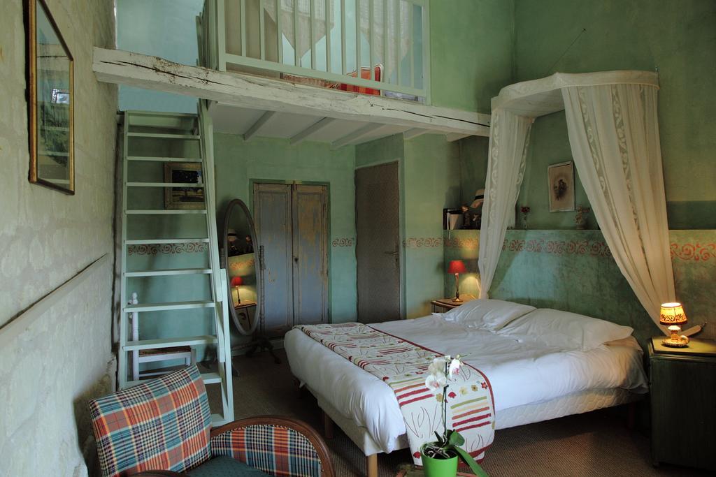 Chambres D'Hotes Du Noisillet Cinais Ngoại thất bức ảnh